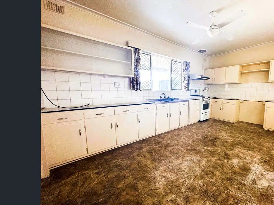 Room in a 4 Bedroom Apartment, 52 Cresdee Road, Campbelltown, City of Campbelltown, 5074 – Kitchen