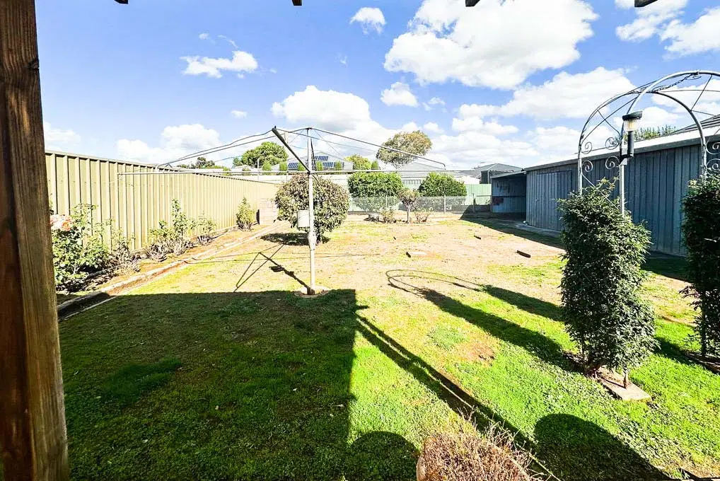 Room in a 4 Bedroom Apartment, 52 Cresdee Road, Campbelltown, City of Campbelltown, 5074 – Exterior