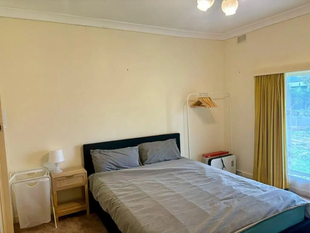 Room in a 4 Bedroom Apartment, 52 Cresdee Road, Campbelltown, City of Campbelltown, 5074