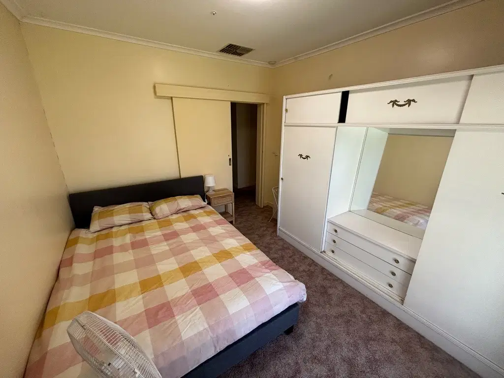 Room in a 4 Bedroom Apartment, 52 Cresdee Road, Campbelltown, City of Campbelltown, 5074 – Room 3