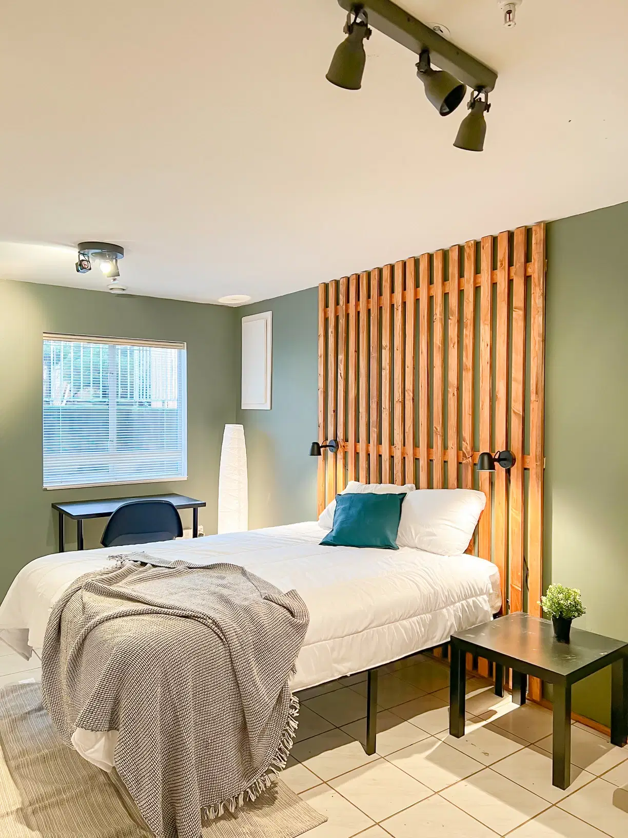 6694 Knight Street, Vancouver – Cien Fuegos Room (1 Bed 1 Bath)