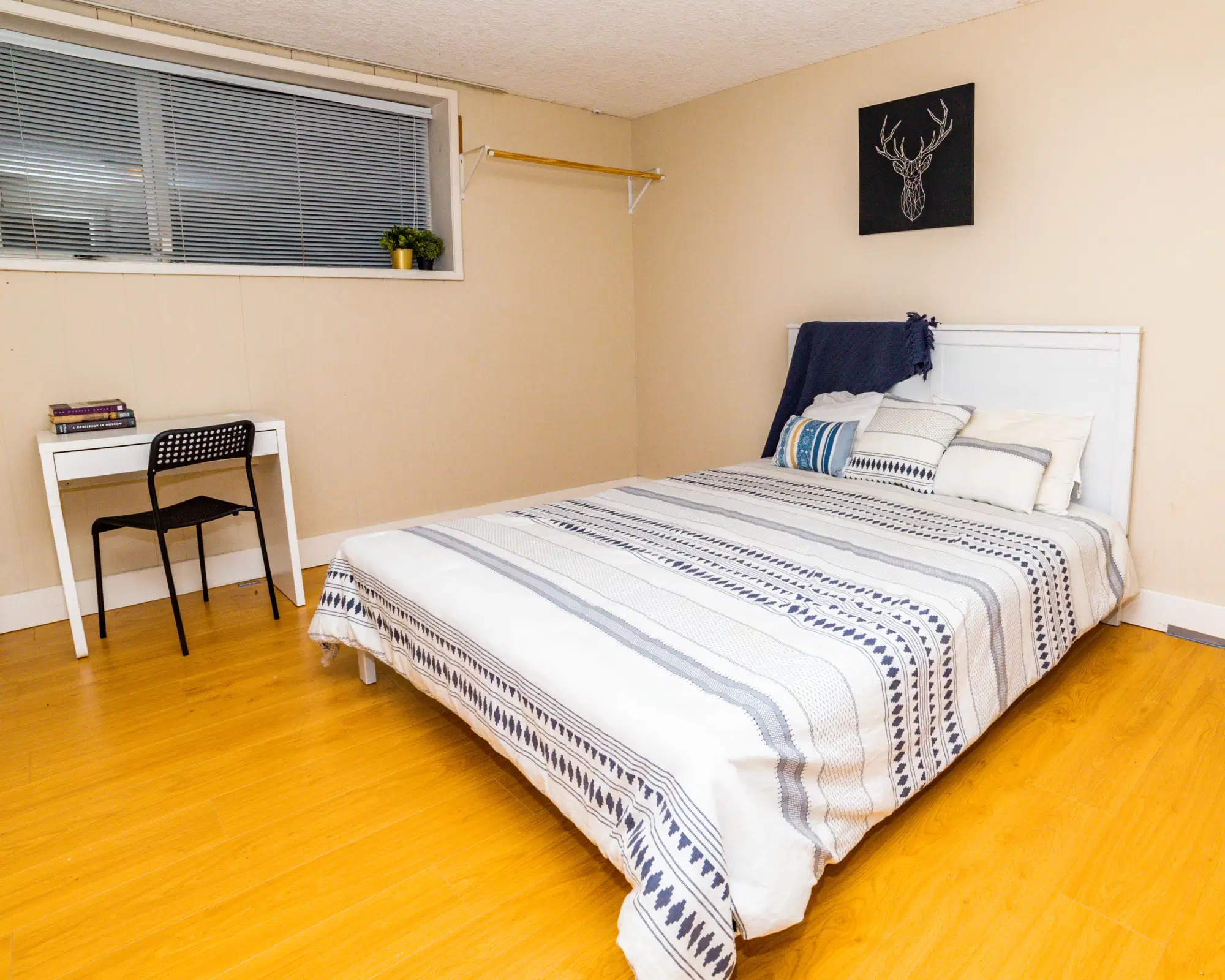 812 W 42nd Ave, Vancouver – Detroit Room (1 Bed 1 Bath)