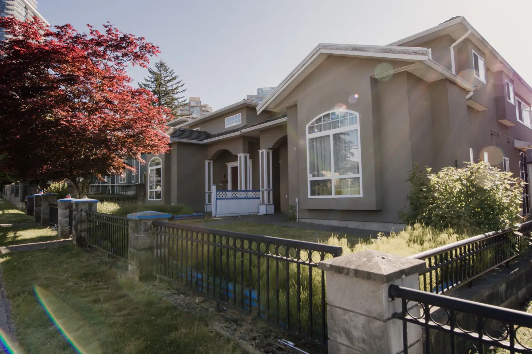 5859 Sussex Ave, Burnaby – Exterior
