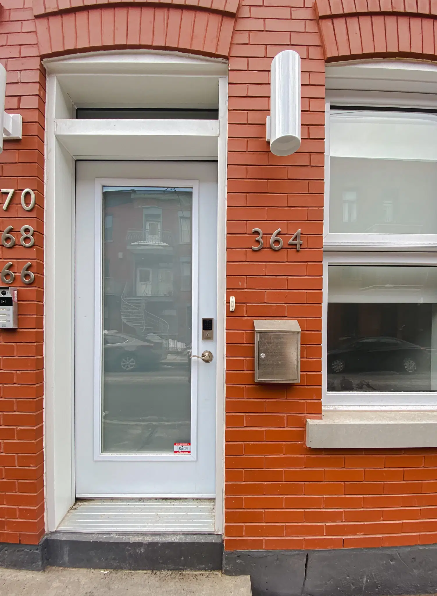 364 Rue Delinelle, Montreal – Exterior