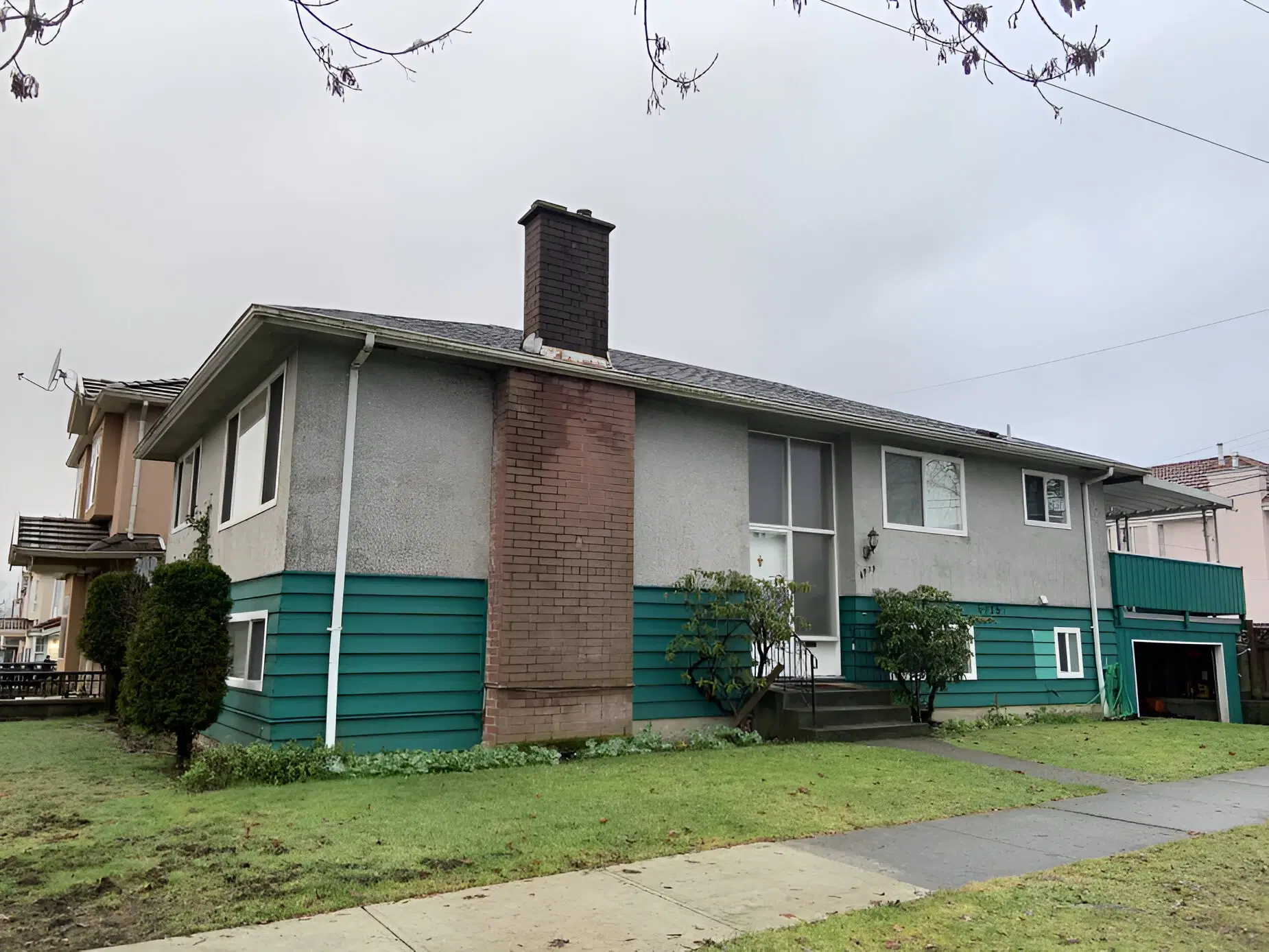 6975 Beatrice St, Vancouver – Exterior