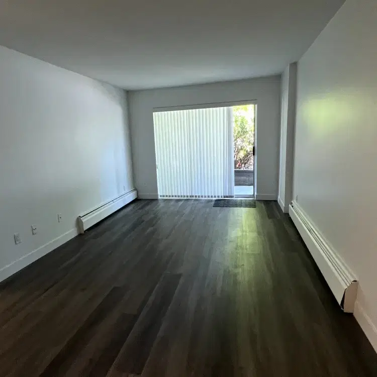 95 E 14th Ave, Vancouver – Burrard Room (2 Bed 1 Bath)