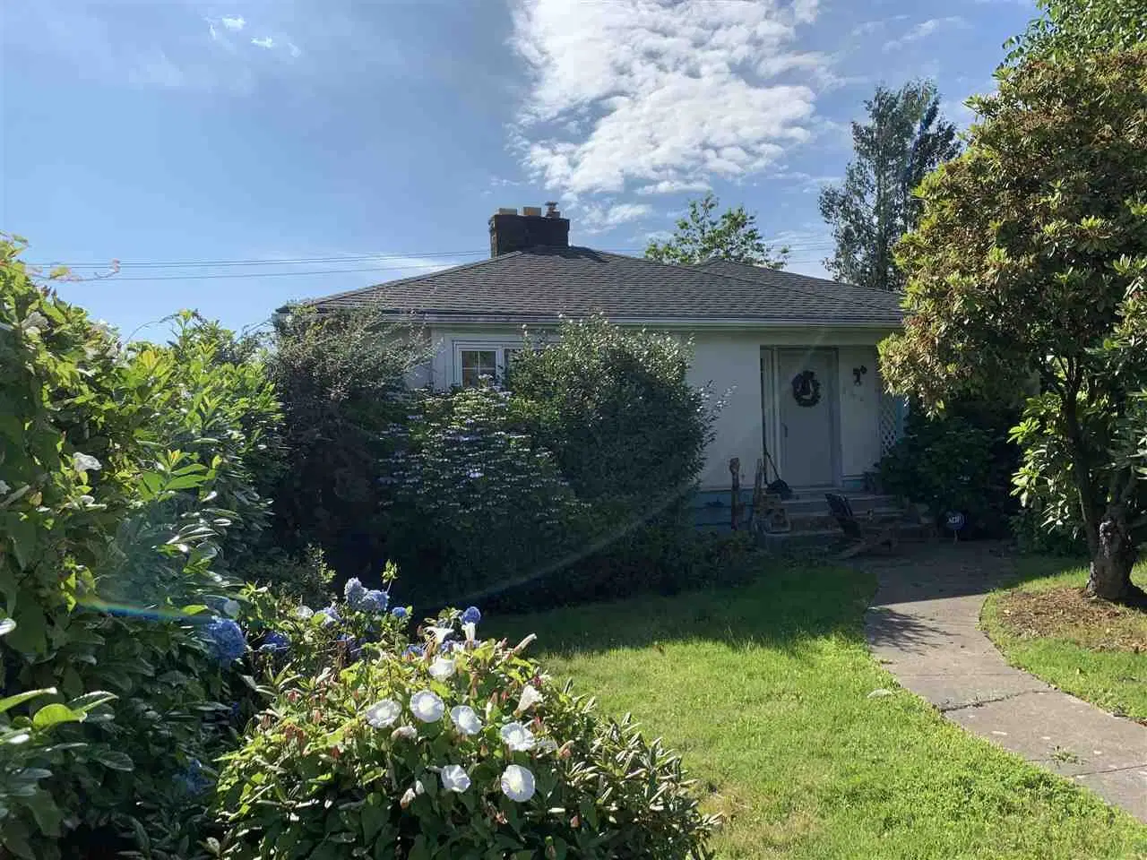 7441 Granville St, Vancouver – Exterior