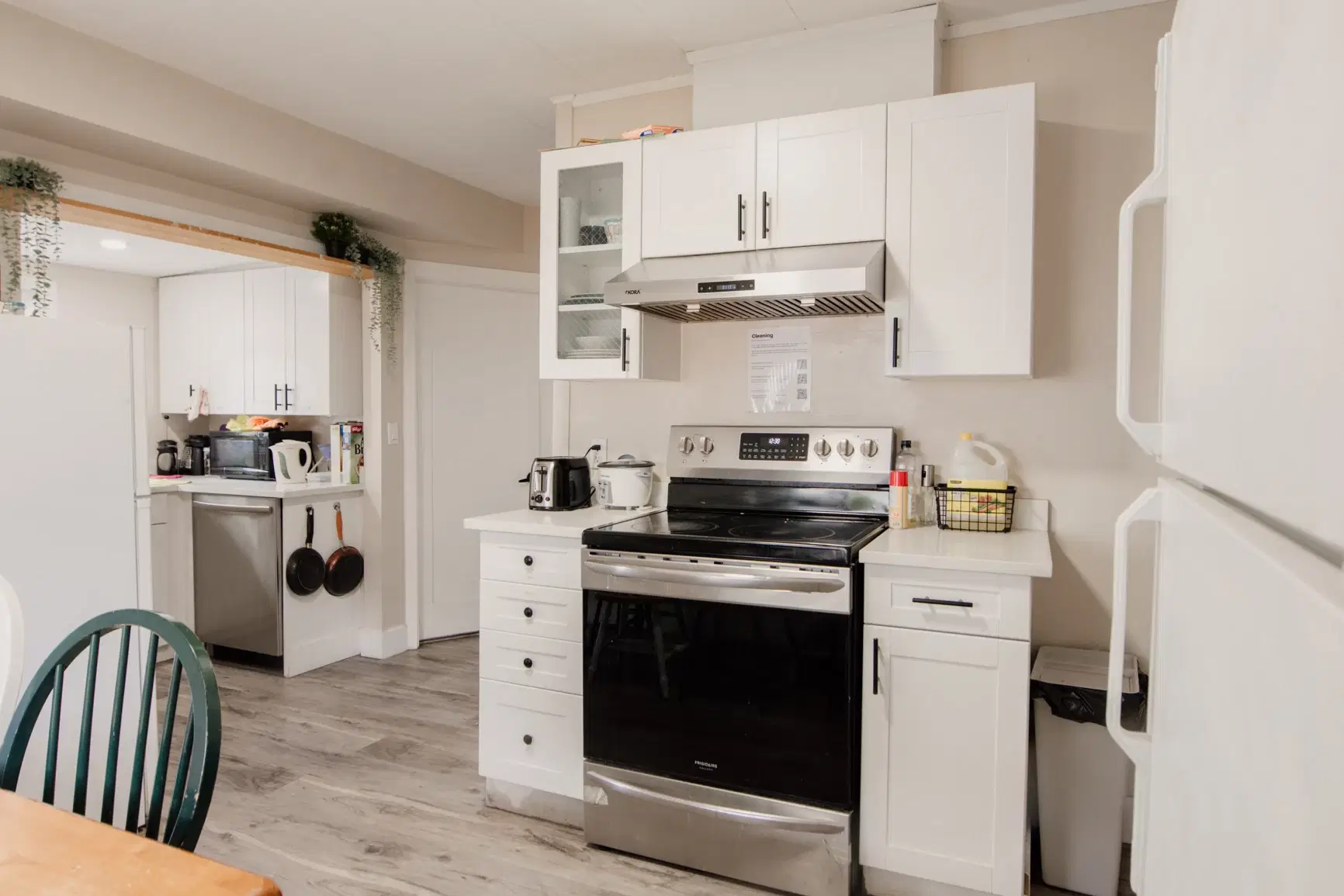 2012 7th Ave, New Westminster – Kitchen