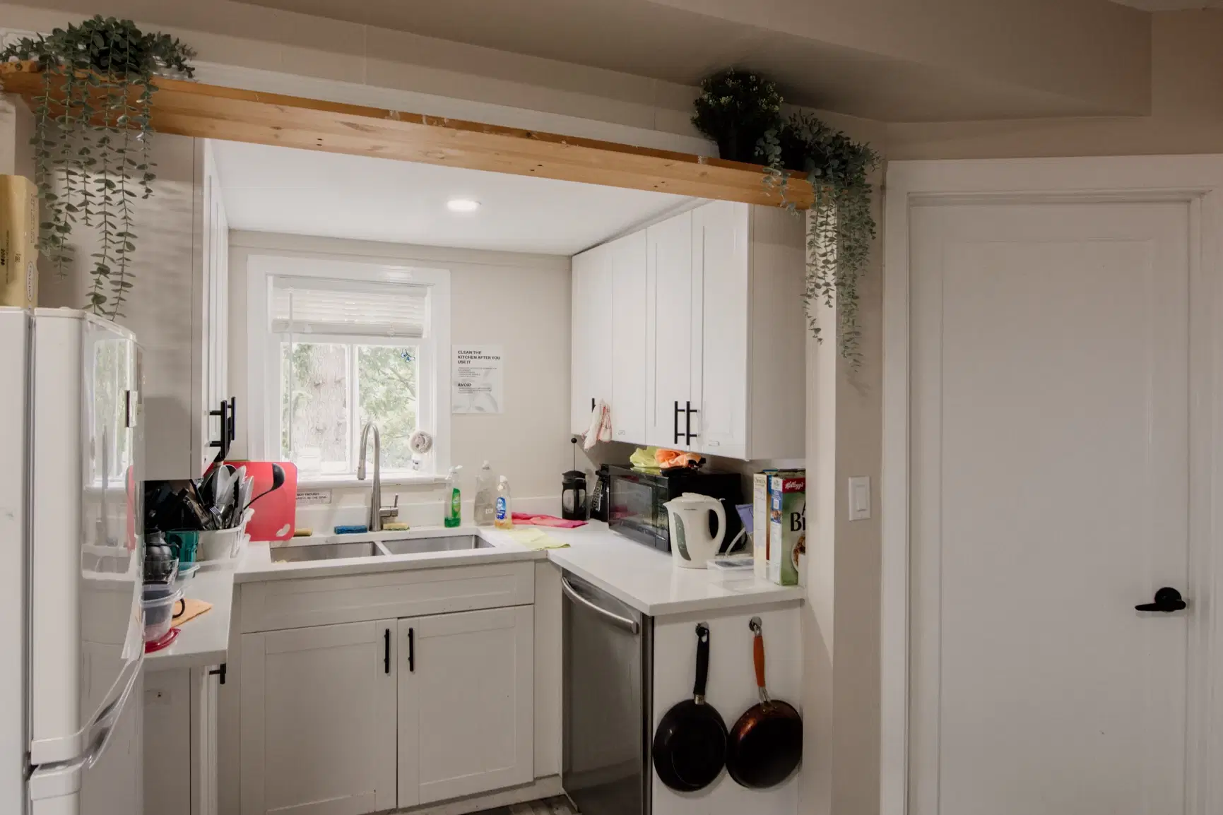 2012 7th Ave, New Westminster – Kitchen