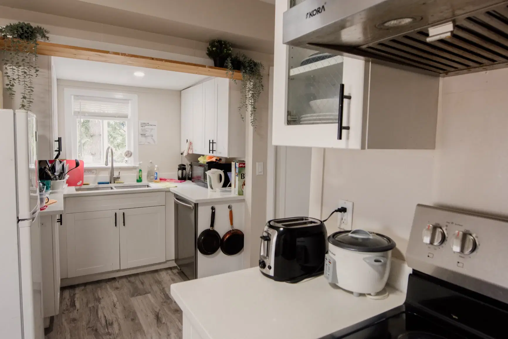 2012 7th Ave, New Westminster – Kitchen