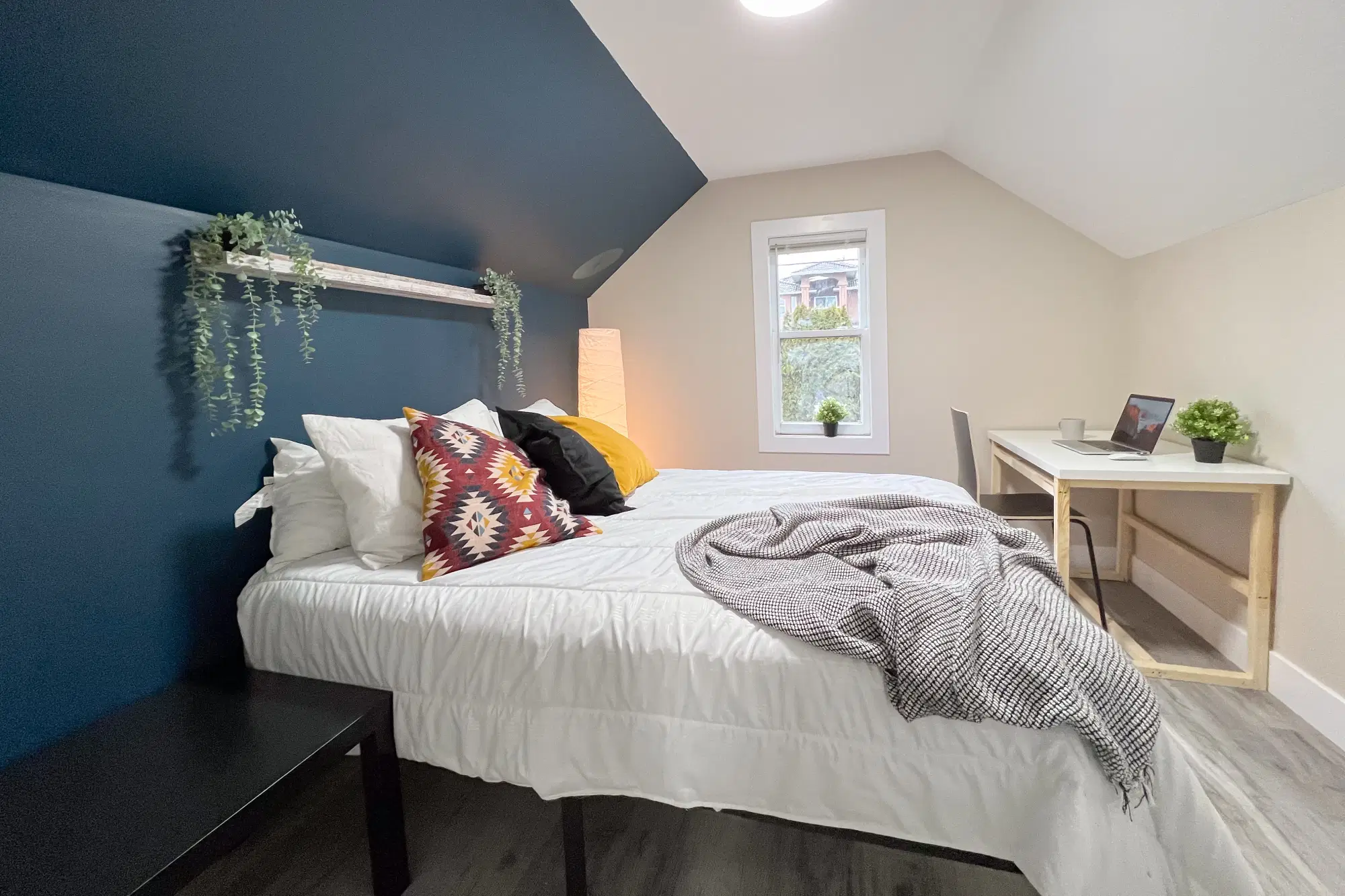 2012 7th Ave, New Westminster – English Bay Room (1 Bed 1 Bath)