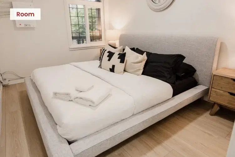 1179 Granville St, Vancouver – Unit 2 - 1179 Granville Room (1 Bed 1 Bath)