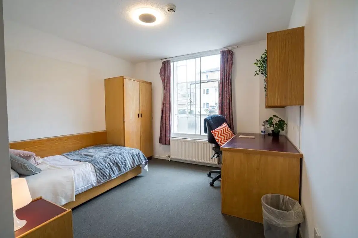 Simpsons, Nottingham Trent University, Nottingham – Large Ensuite