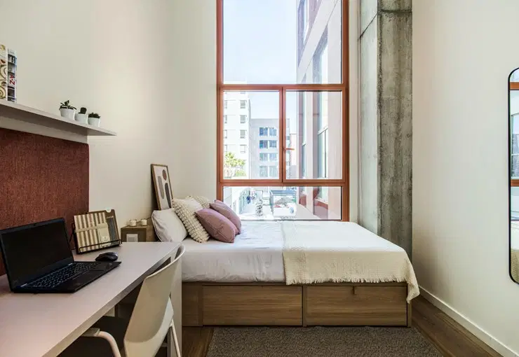 Cristobal De Moura, Barcelona – Ensuite