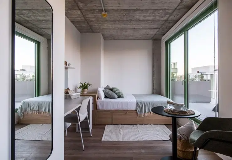 Cristobal De Moura, Barcelona – Studio Superior
