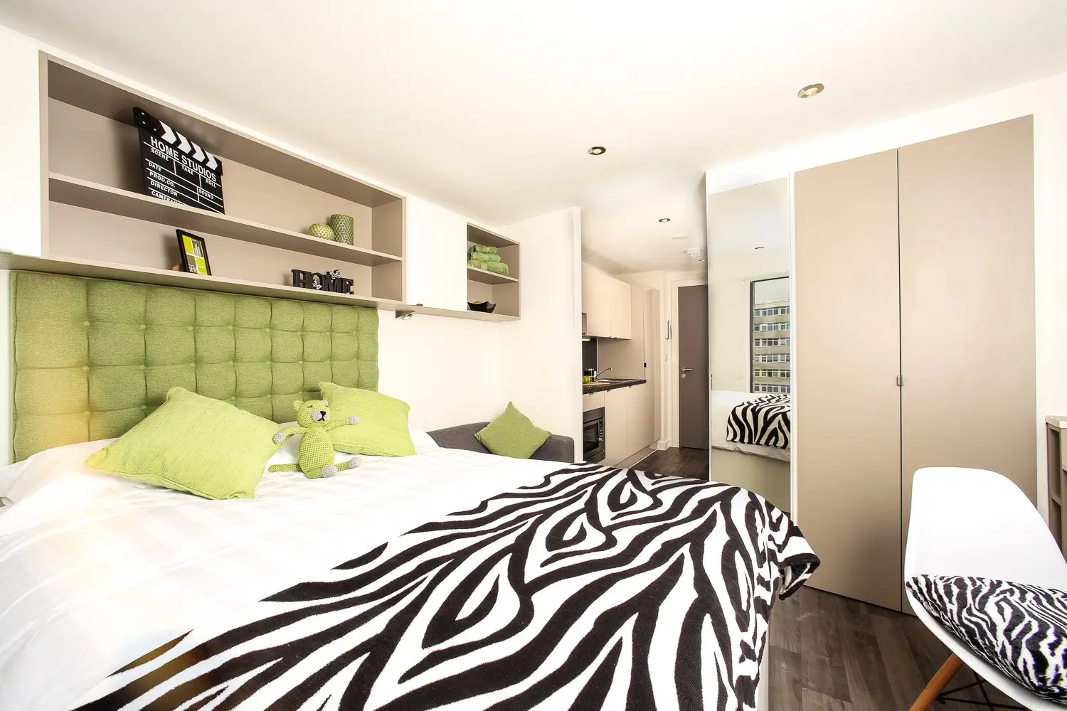 Primus Place, Leicester – Corner Studio