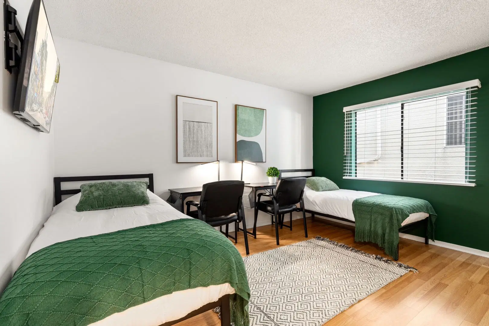 1823 Pelham, Los Angeles – Twin/Shared Room in a 5 Bedroom Apartment