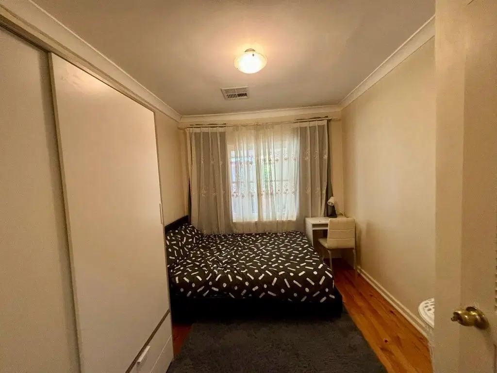 Room in a 5 Bedroom Apartment, 25 Willow Crescent, Campbelltown, City of Campbelltown Council, 5074 – Room 5