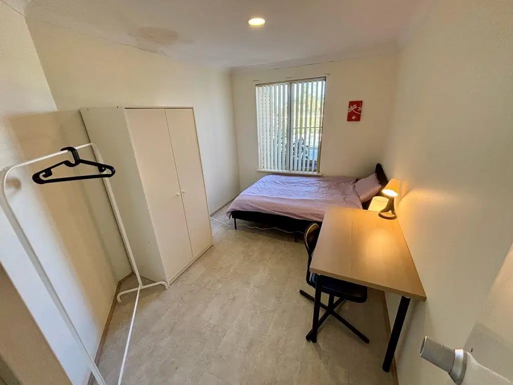 Room in a 6 Bedroom Apartment, 530 Marmion Street, Booragoon, City of Melville 6154 – Room 6