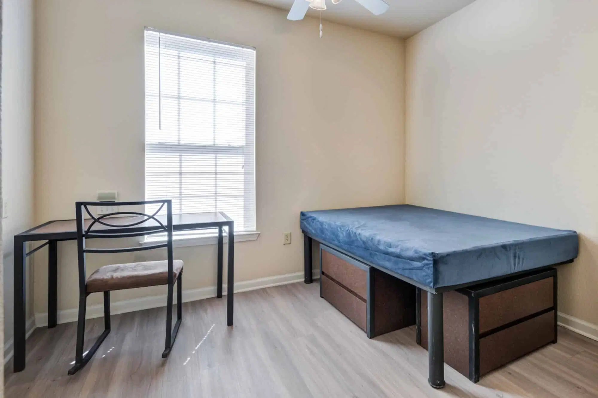 High View, San Antonio – Private Room - Standard (2 Bed - 2 Bath)