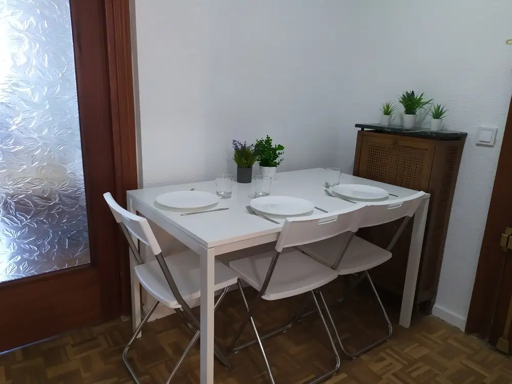 Avenida De Portugal, Madrid – Amenities