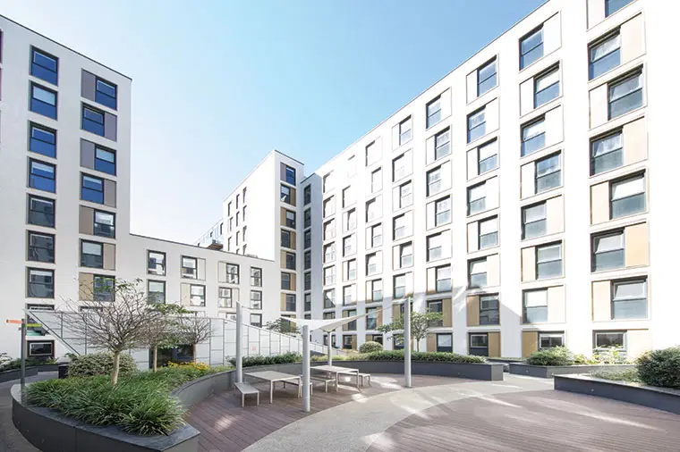 LST Drapery Place, London – Exterior