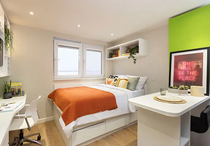 LST Drapery Place, London