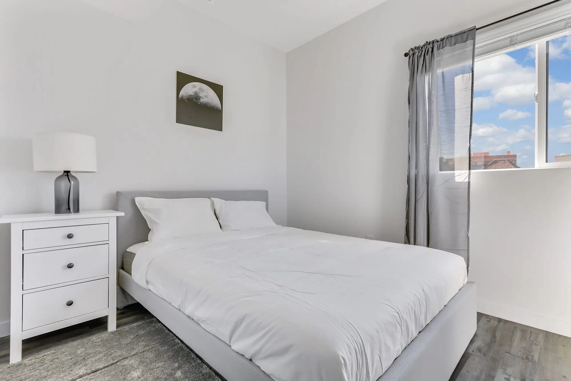 June Homes 90033, Los Angeles – #821: Downtown