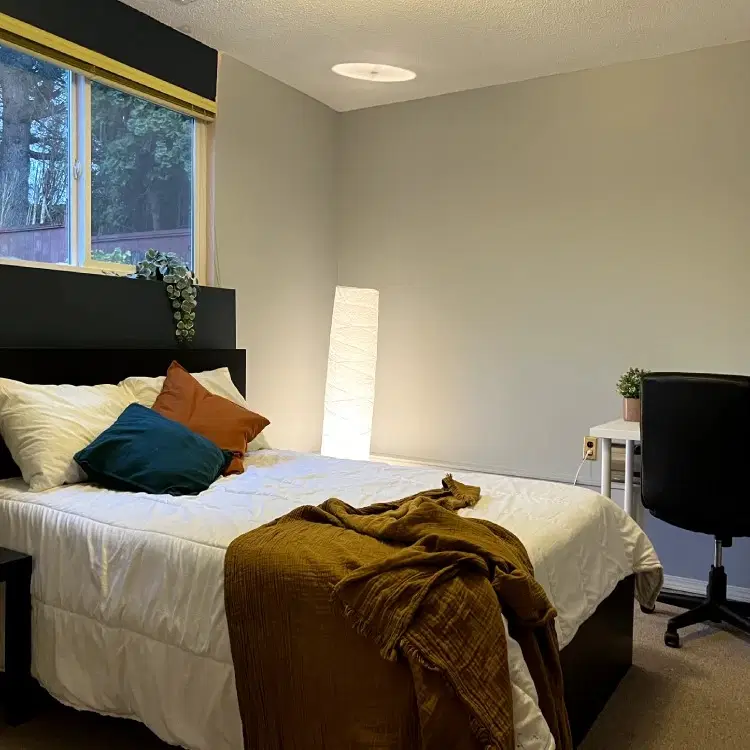 7708 Sparbrook, Vancouver – Gastown Room (7 Bed 2.5 Bath)