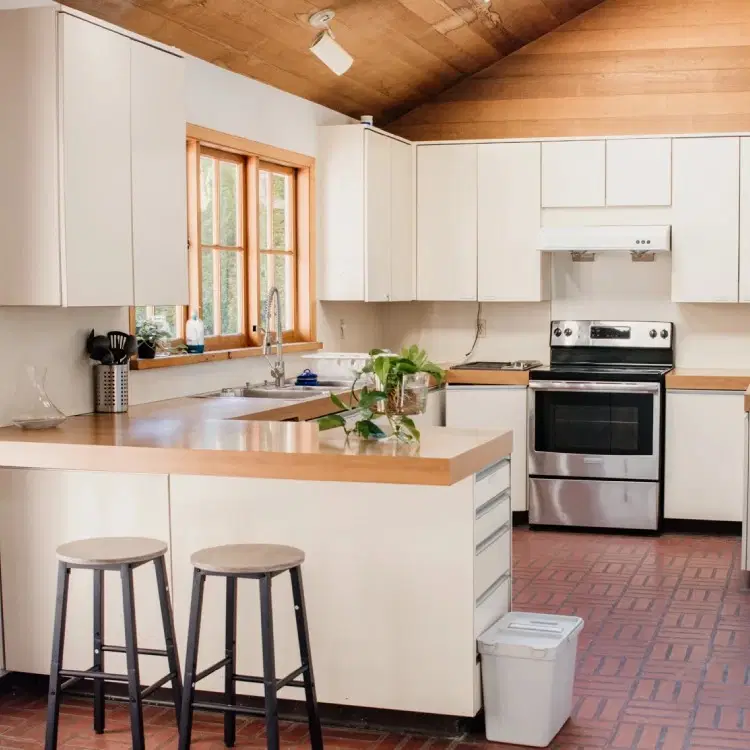 1576 W 47th Ave, Vancouver – Kitchen