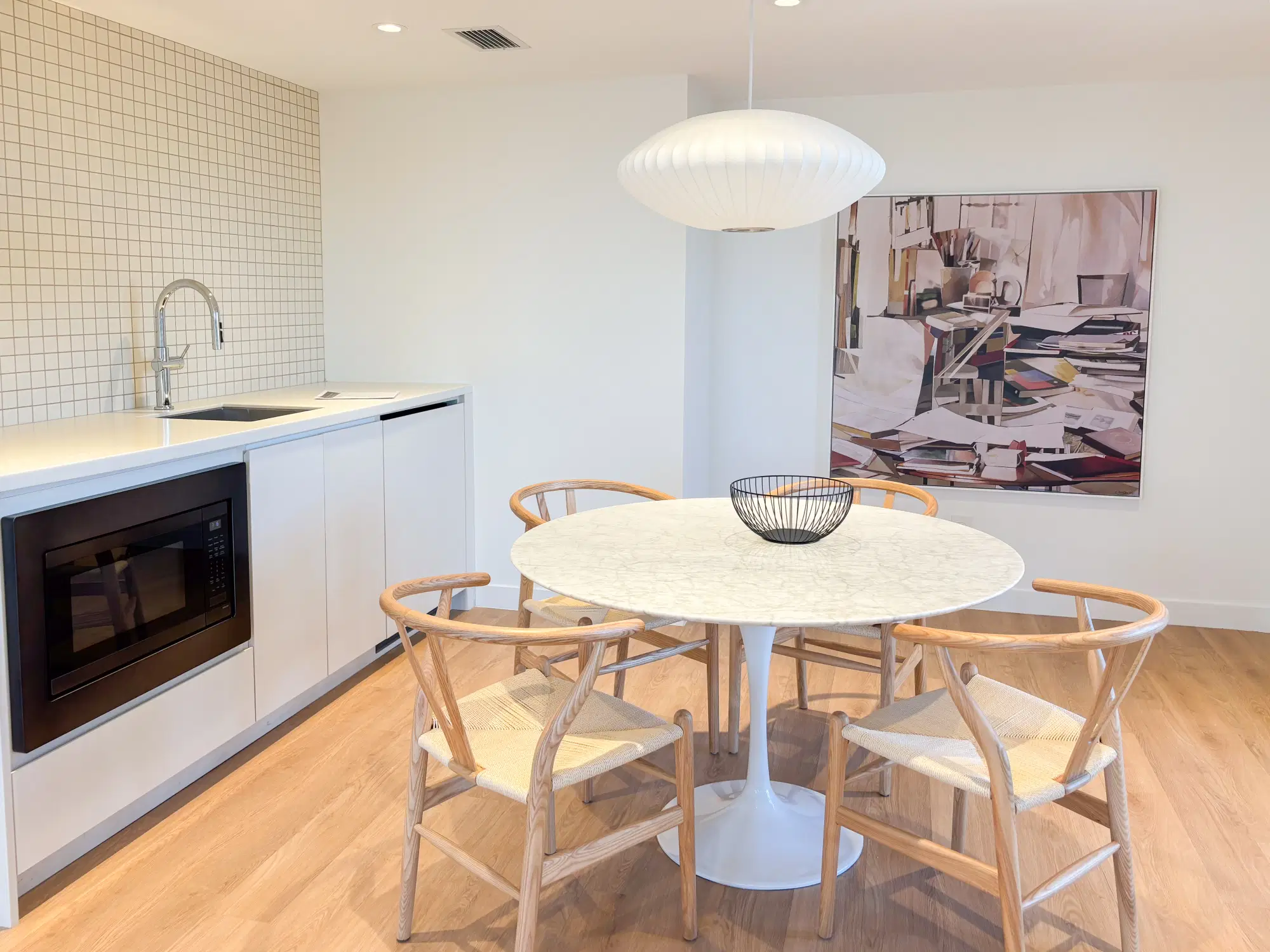 748 Bathurst St, Toronto – Amenities