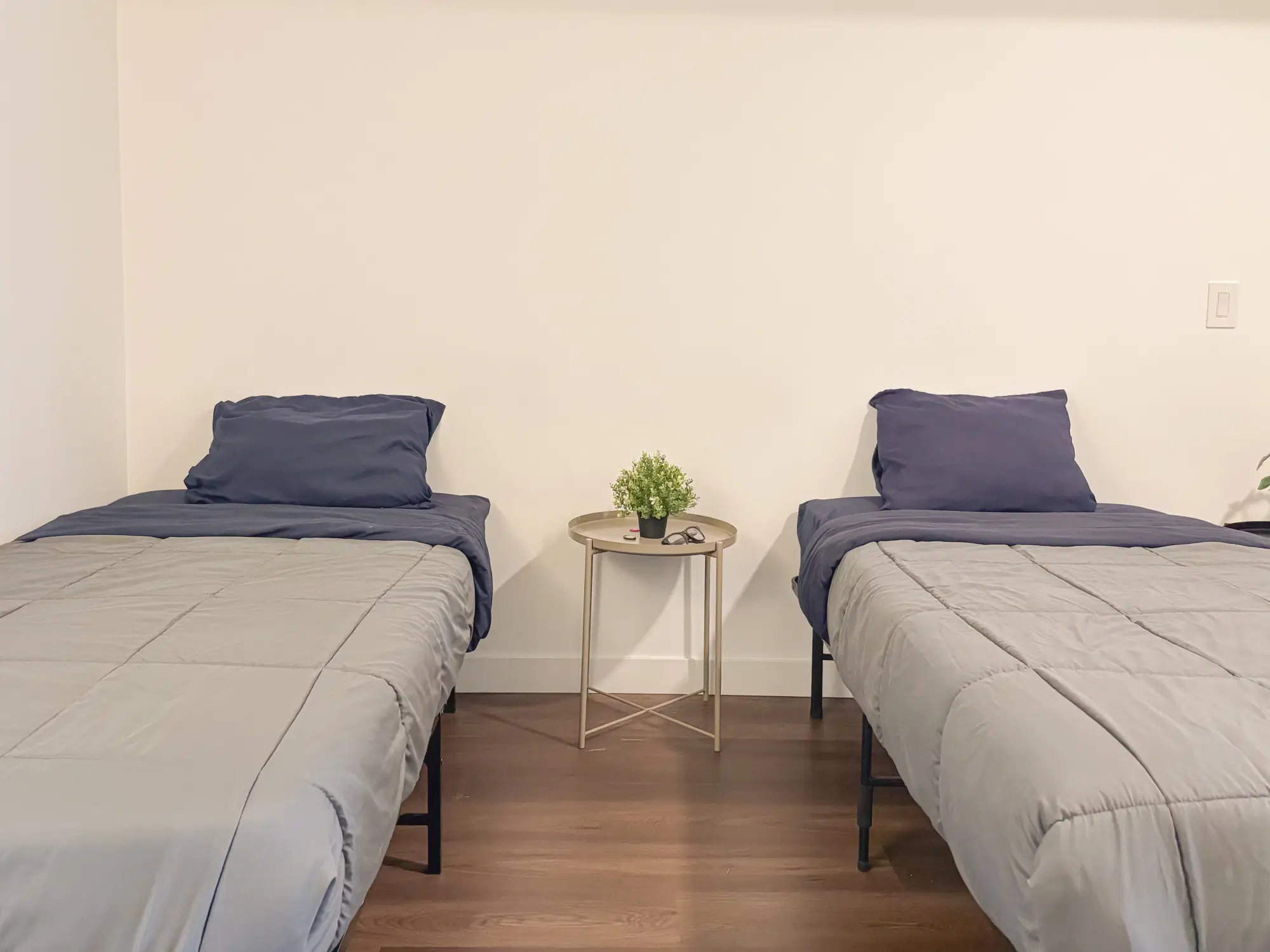 748 Bathurst St, Toronto – Unit 1202 Standard 1 (3 Bed 1 Bath)