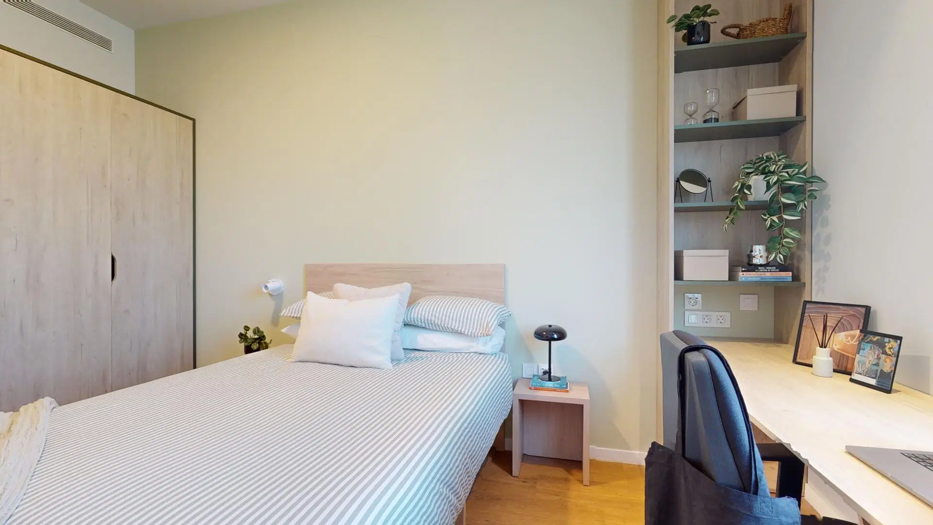 Livensa Studios Valencia Malvarrosa, Valencia – Deluxe Ensuite