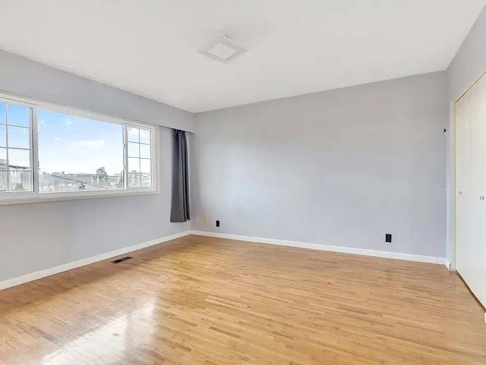 5565 Grant St, Vancouver – Bedroom