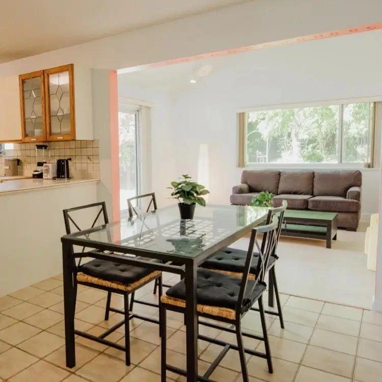 5565 Grant St, Vancouver – Common Area