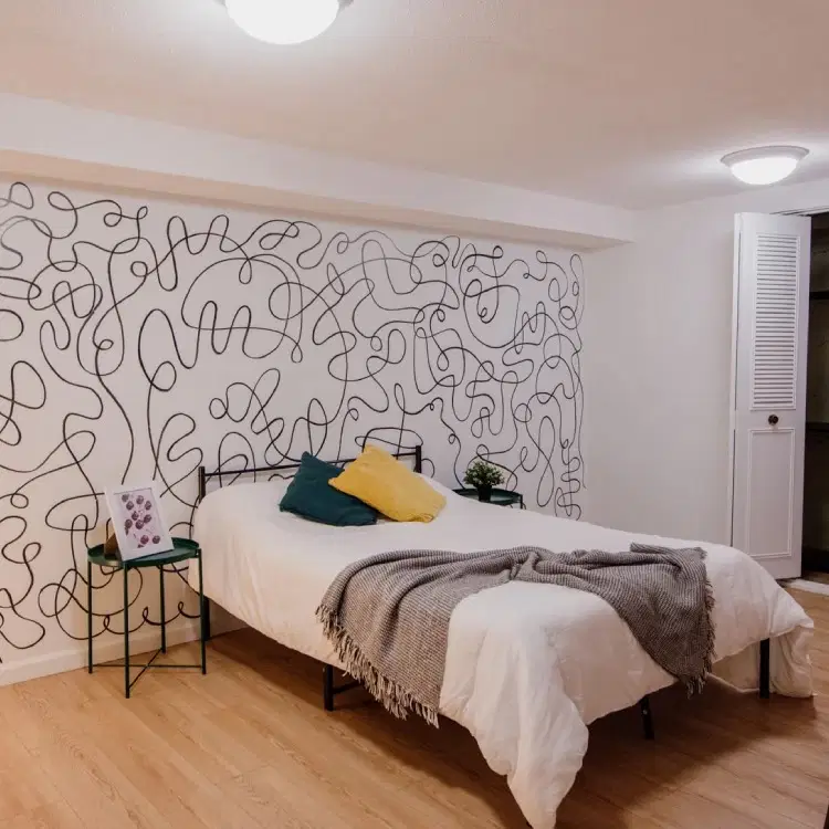 5565 Grant St, Vancouver – Holdom Room ( 1 Bed 1 Bath )
