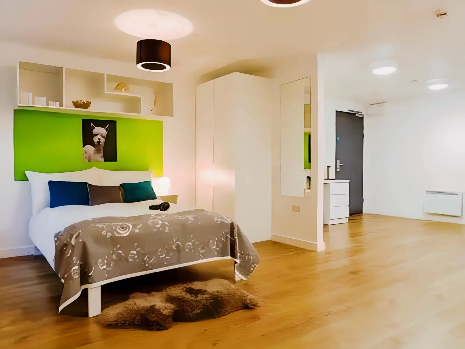 St Lawrence House, Bristol – Superior Studio