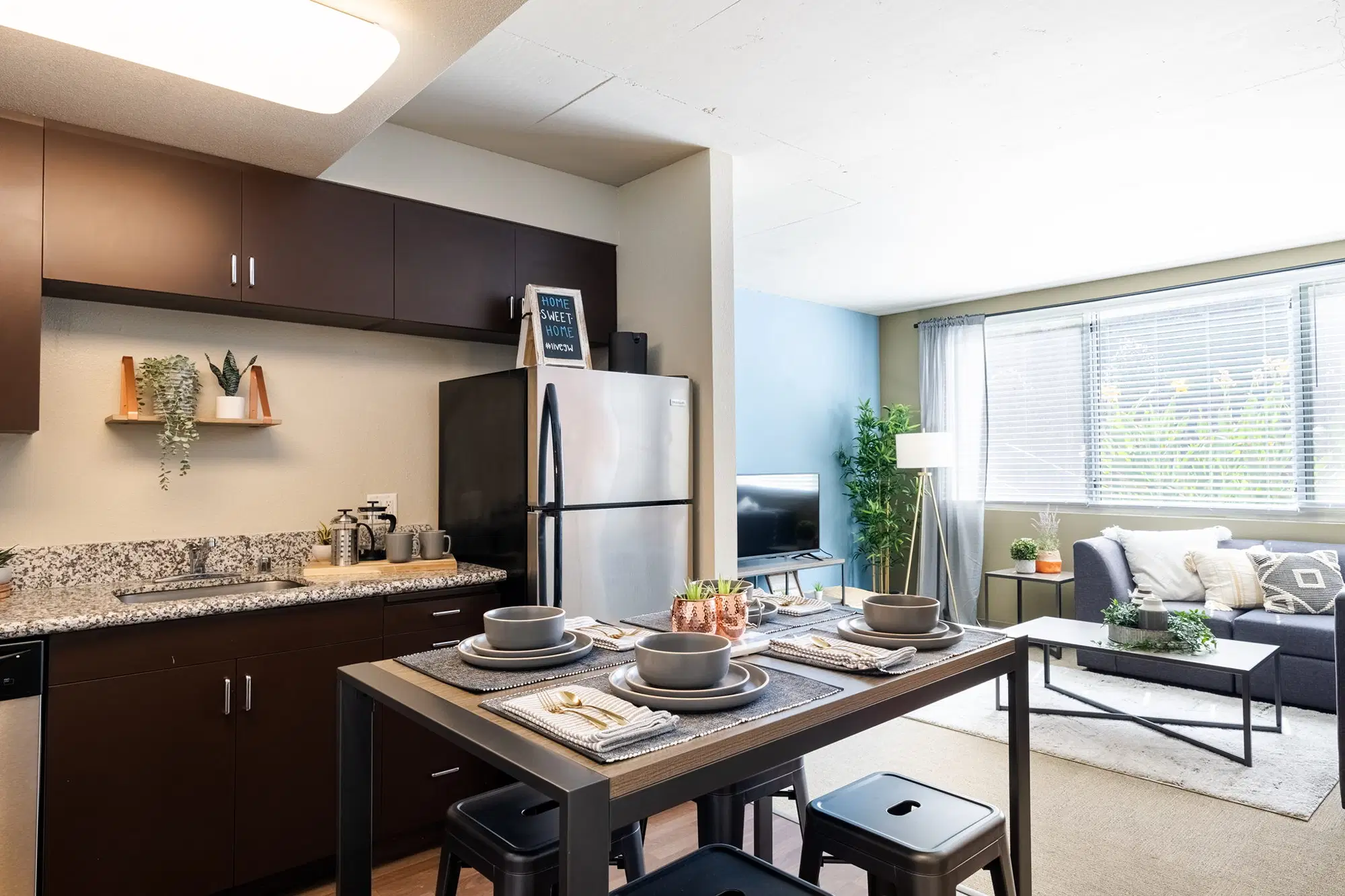University Gateway, Los Angeles – Kitchen