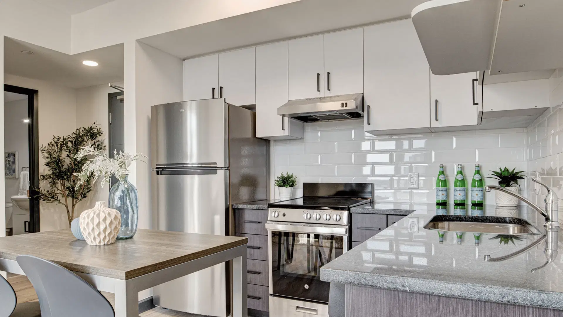 308 King, Waterloo – Kitchen