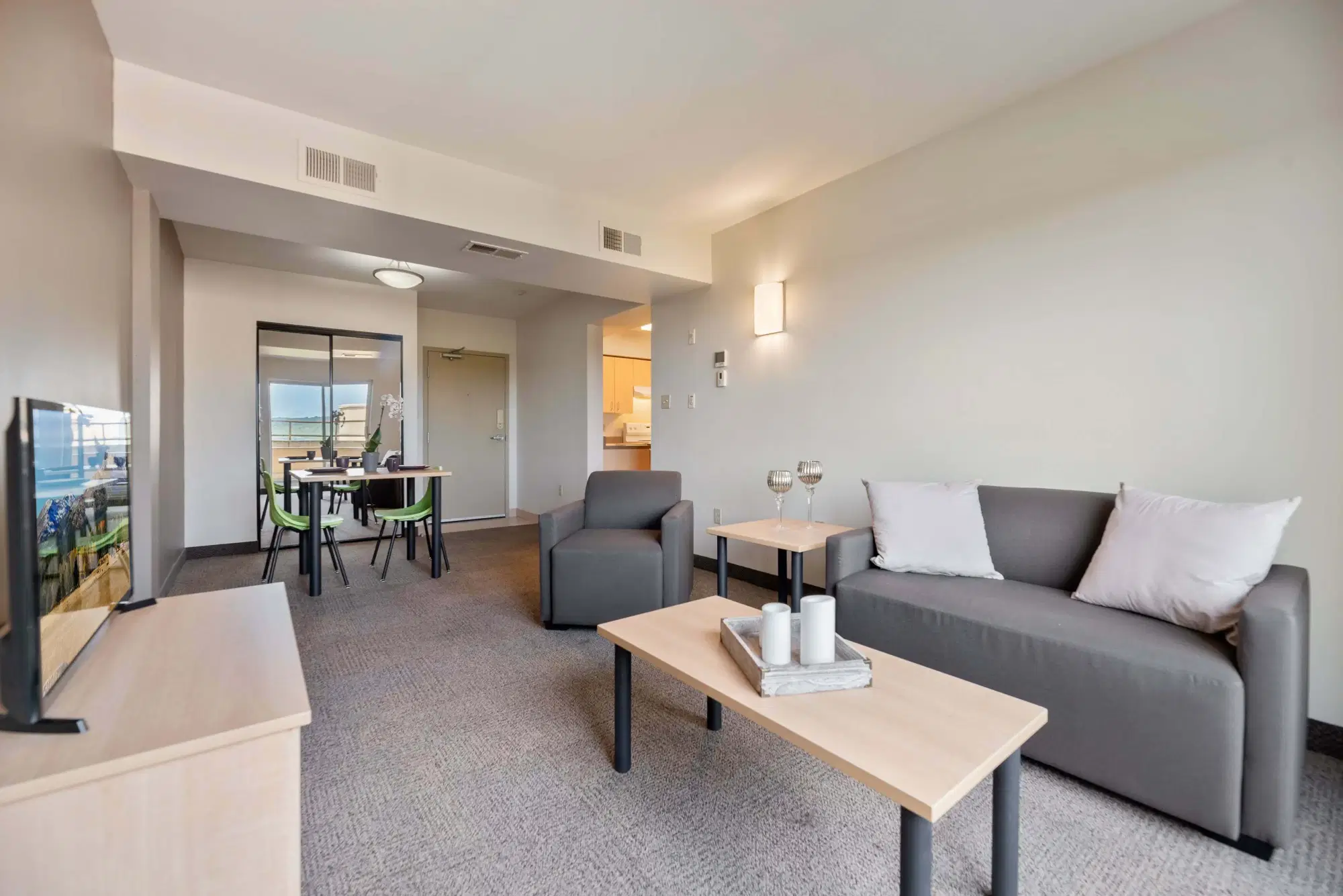 West Village Suites, Hamilton – Amenities