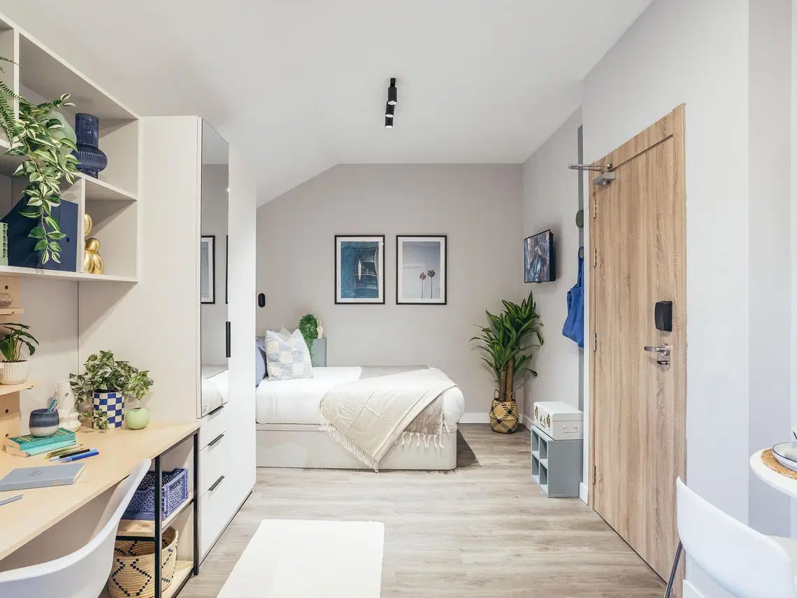 Palm Studios, Seville – Estudio Luxe (20 sqm)