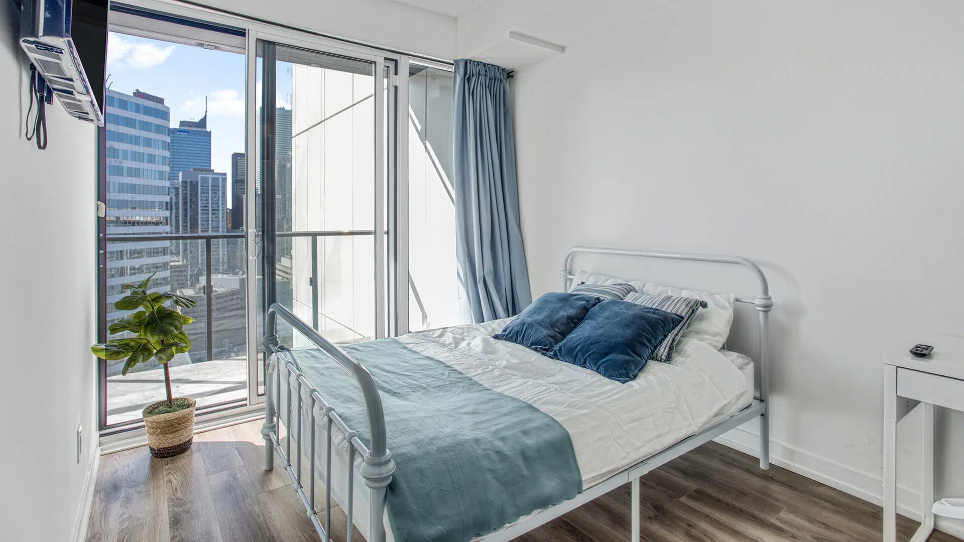 Liwinco Yonge Dundas Street, Toronto – Flex Premium B | ON M5G 0C5 | 1201