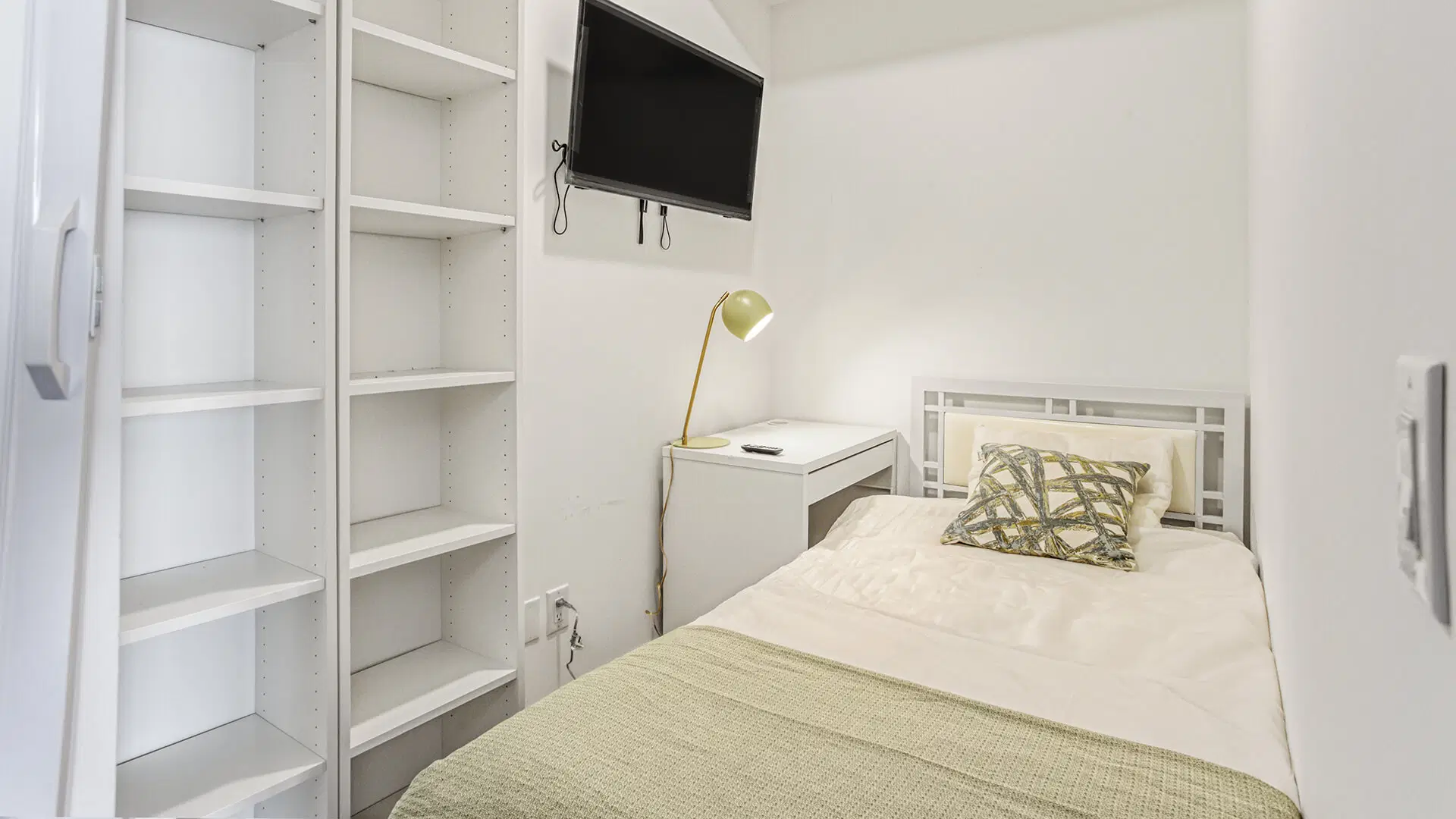 Liwinco Yonge Dundas Street, Toronto – Den Room | 2009