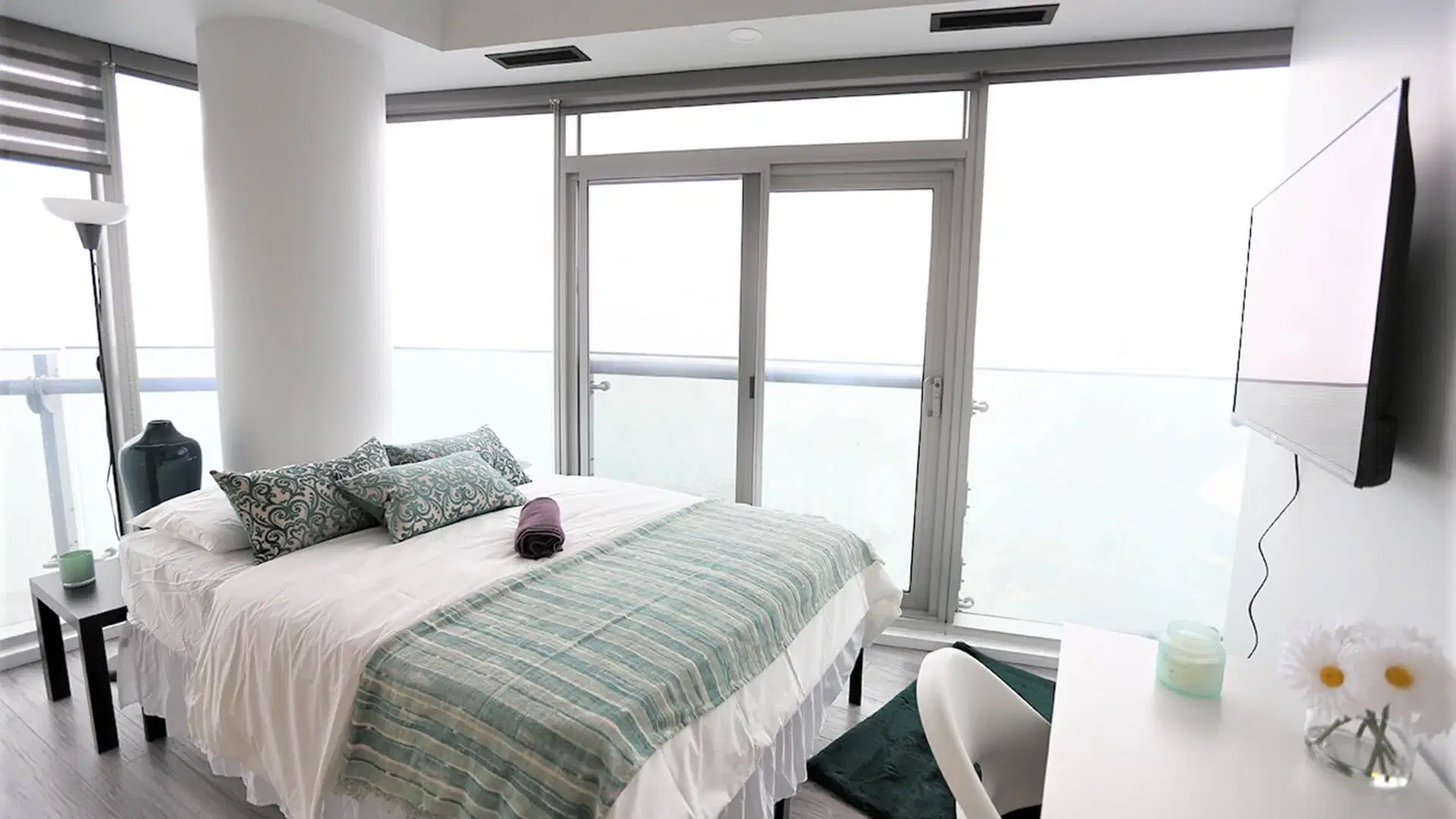 Liwinco Waterfront, Toronto – Flex Premium B | ON M5J 0A9 | 2239
