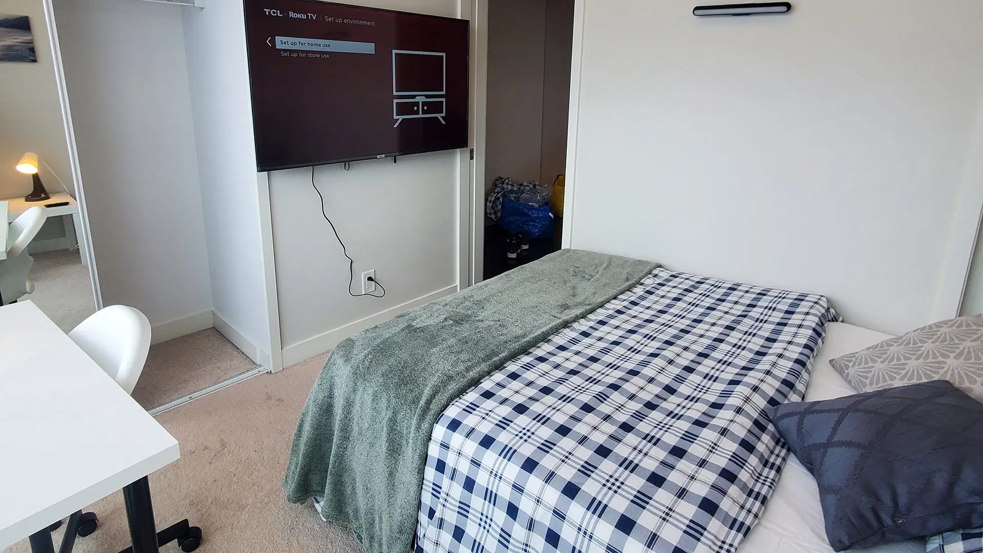 Liwinco Waterfront, Toronto – Deluxe Basic B ( Only Female ) | ON M5J 0A9 | 1163