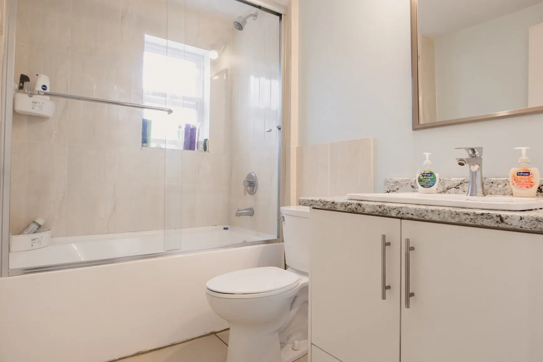 2832 W 3rd Ave, Vancouver – Bathroom