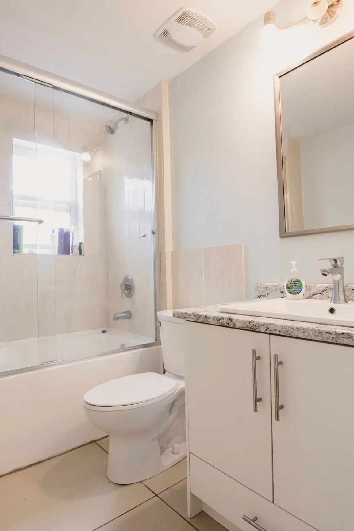 2832 W 3rd Ave, Vancouver – Bathroom