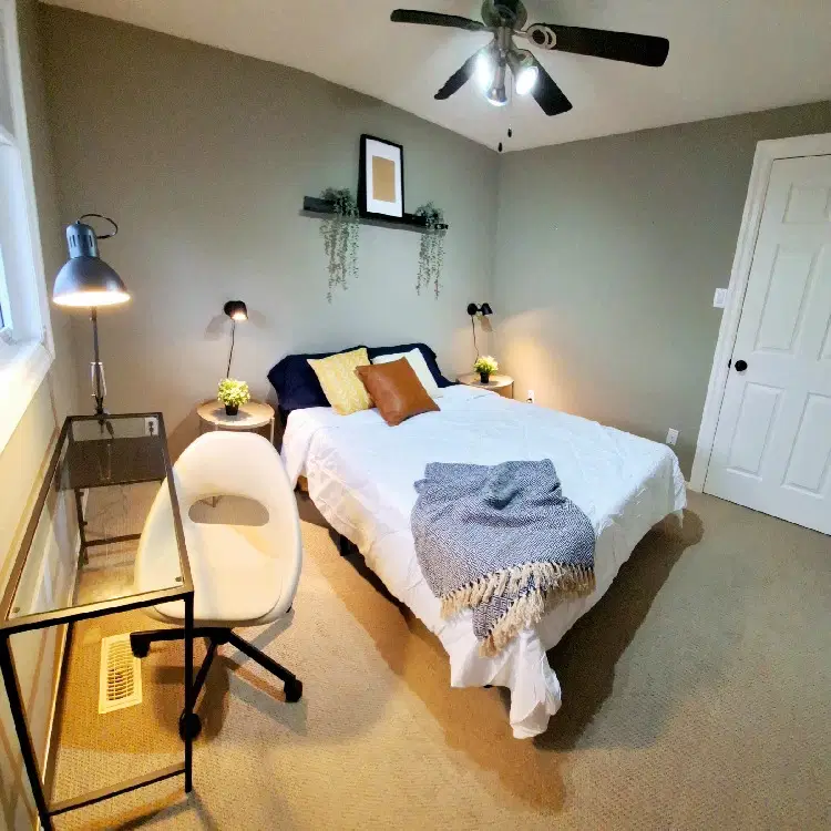 100 Old Meadow Lane, Waterloo – Ash Room ( 1 Bed 1 Bath )