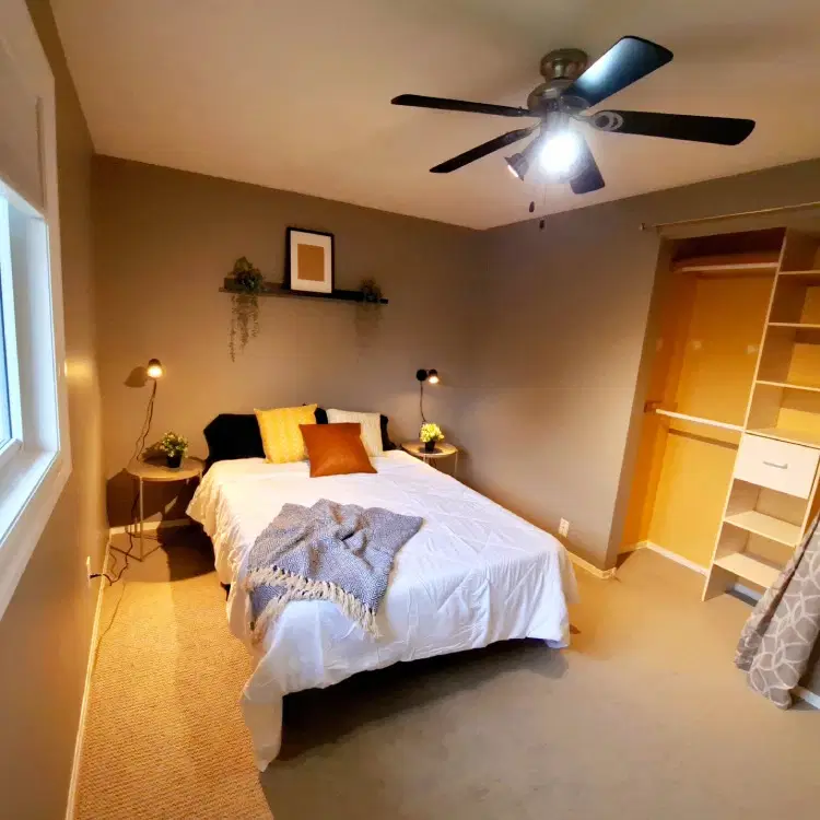 100 Old Meadow Lane, Waterloo – Pine Room( 1 Bed 1 Bath )