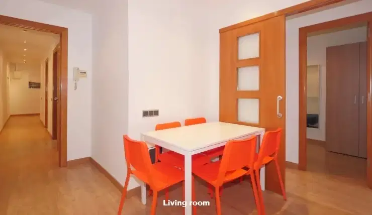 Consell De Cent, Barcelona – Amenities